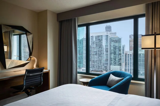 غرفة كلوب، Sheraton Grand Chicago Riverwalk 2/3