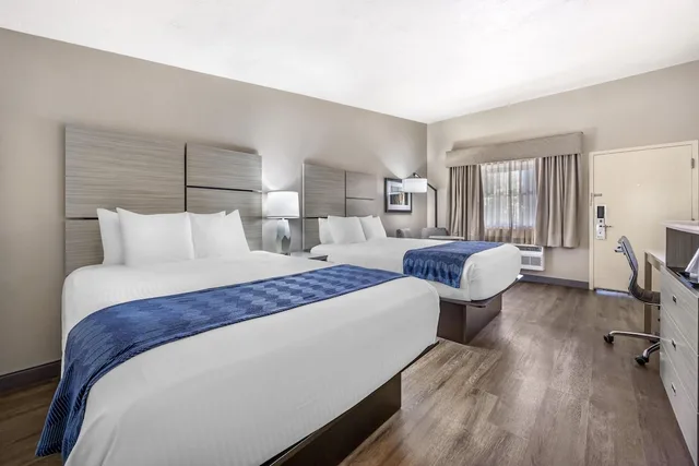 غرفة قياسية بسريرين كوين يُسمح فيها بالحيوانات الأليفة، Best Western New Oregon 6/10