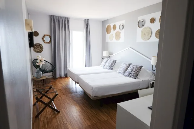 Room, Twin Beds, Sea View, Subur Hotel Sitges 3/4
