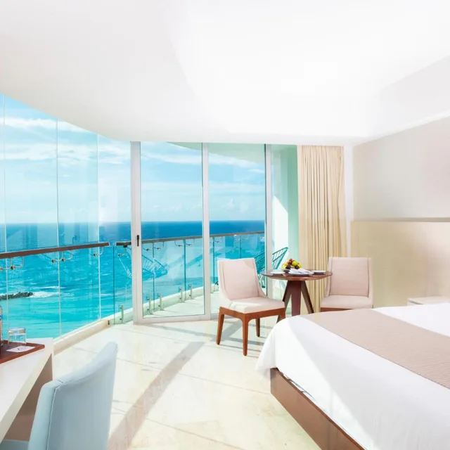 Altitude, Suite, Partial Ocean View, Corner, Altitude By Krystal Grand Punta Cancun All Inclusive 5/7