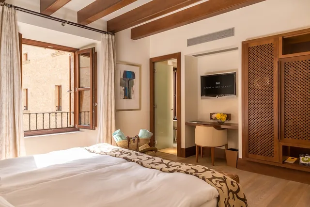 Estate, Courtyard, Queen Bed، Castell Son Claret 2/8