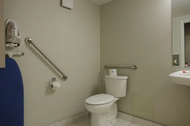 غرفة بسرير كوين لذوي الإعاقة، Microtel Inn & Suites By Wyndham Sault Ste. Marie 9/10