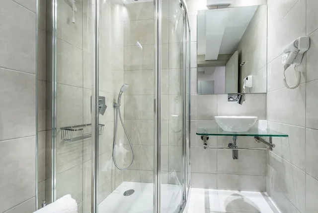 غرفة بسرير كوين بإطلالة على الجبل، Balcony Hotel 4/4