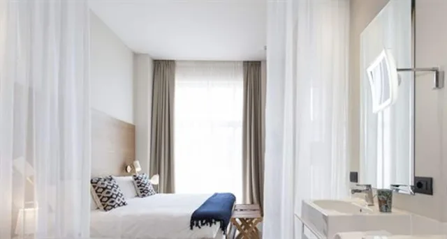 جناح بسرير مزدوج بإطلالة على البحيرة، Hotel de Charme Laveno 3/4