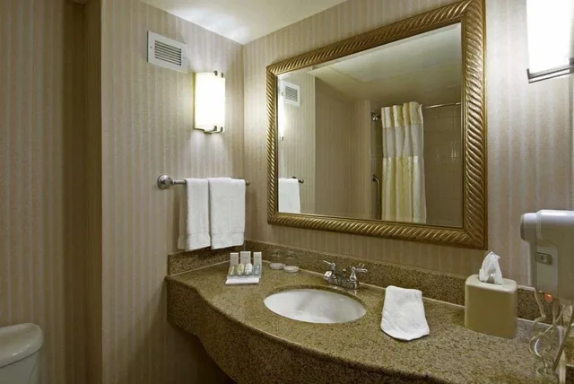 Evolution, 2 Queen Beds، Hilton Garden Inn Carlsbad Beach 7/7
