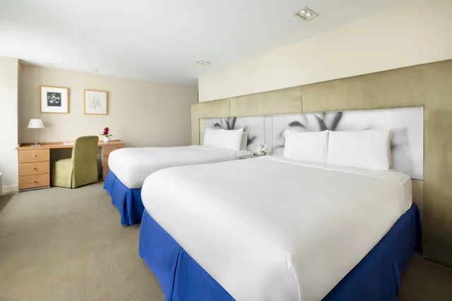 غرفة بسريرين كوين، The Shoreham Hotel 2/4