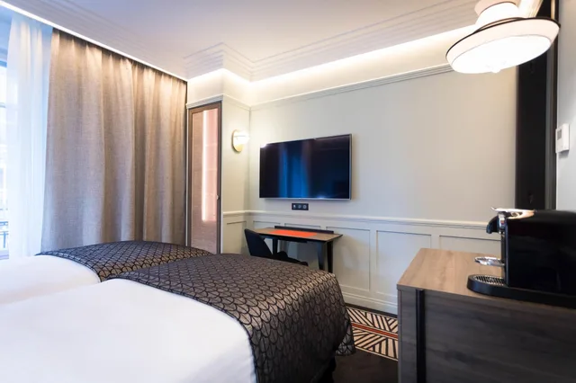 غرفة سوبيريور بسريرين منفصلين بإطلالة على المدينة، Maison Rouge Strasbourg Hotel & Spa, Autograph Collection 1/3