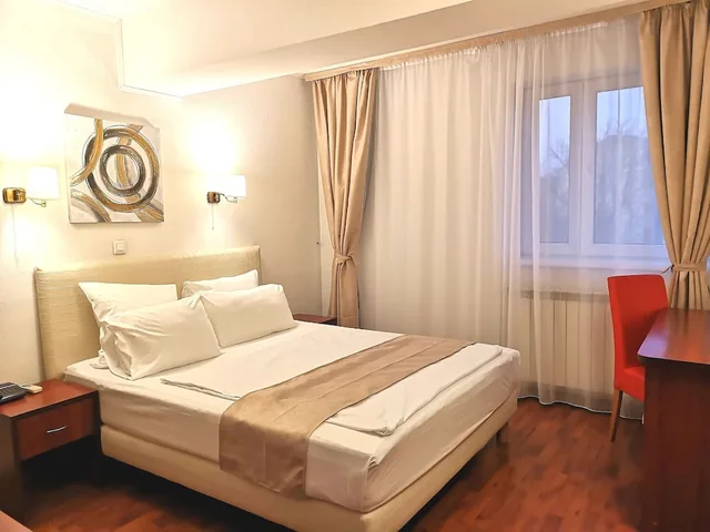 غرفة قياسية بسرير كوين، Atrium Hotel Bucharest City Center 2/9