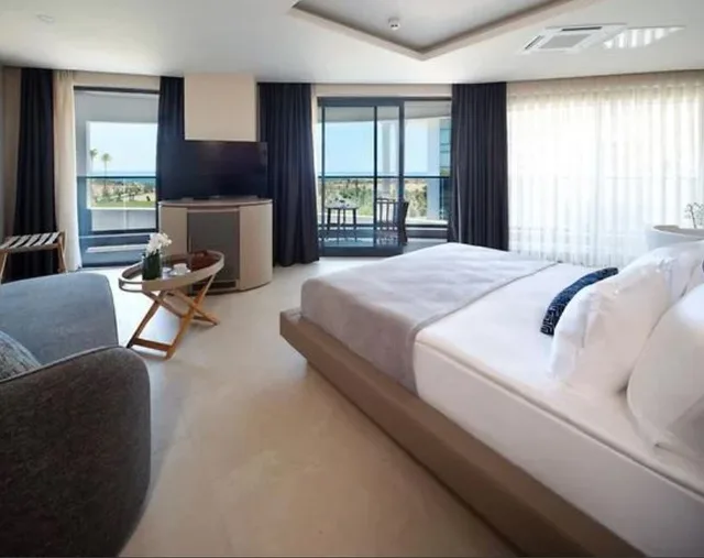 Suite, Liu Resorts 1/5
