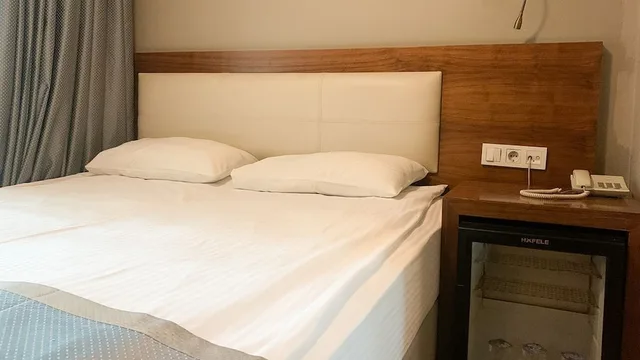 غرفة قياسية بسرير كوين، 2017 Hotel 2/5