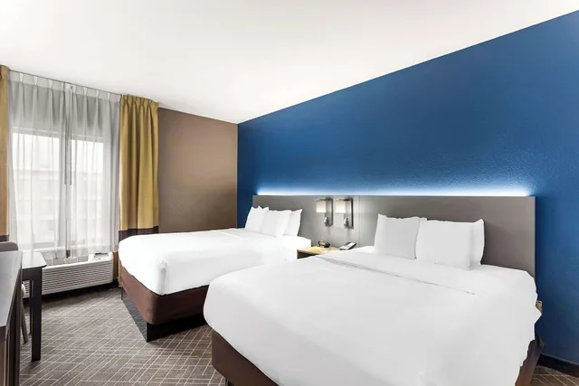 2 Queen Beds Suite with 2 Person Sofa Sleeper، Comfort Inn & Suites Kenosha-Pleasant Prairie 2/5