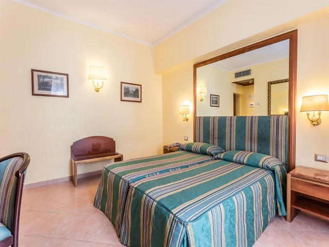 غرفة قياسية بسرير مزدوج أو سريرين منفصلين، Raeli Hotel Noto 7/10