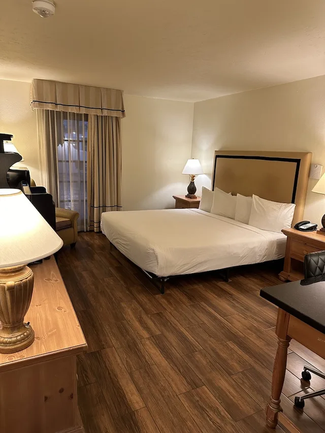 غرفة بسرير كينج لذوي الإعاقة، Ramada by Wyndham Las Cruces Hotel & Conference Center 4/5