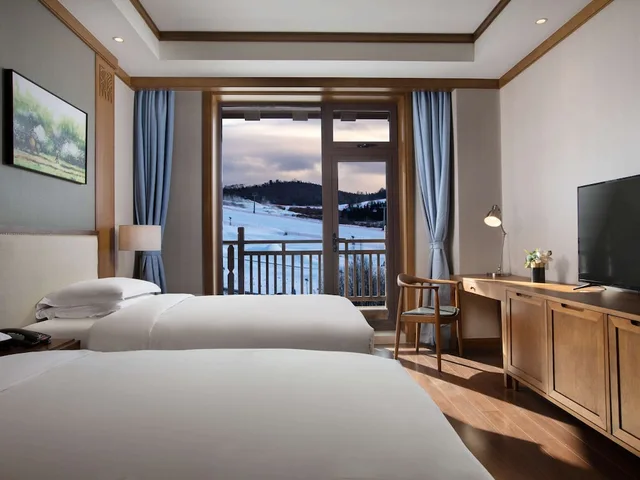 1 Bedroom, Swiss, Suite, Twin Beds, Mountain View، Swissotel Resort Changbaishan 2/5