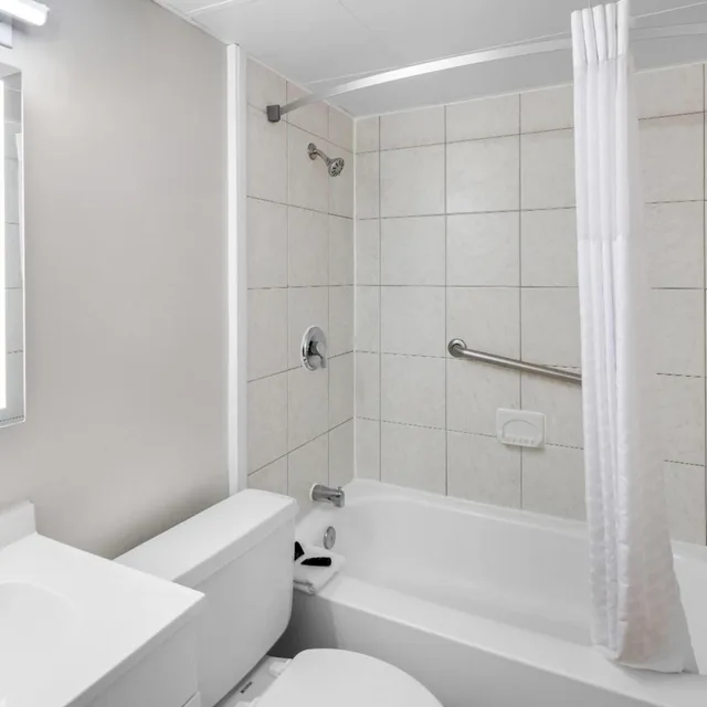 غرفة ديلوكس بسرير كوين، Days Inn by Wyndham Columbus East Airport 6/6