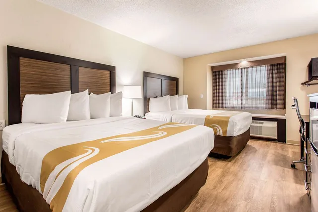 غرفة بسريرين كوين، Quality Inn & Suites Myrtle Beach Near Outlets 4/6