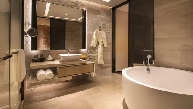 King Bed, Bay View, Hualuxe Hotels Resorts Xiamen Haicang 5/7