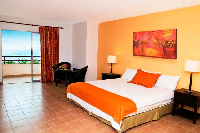 غرفة قياسية بسرير كوين، Royal Decameron Mompiche 1/2