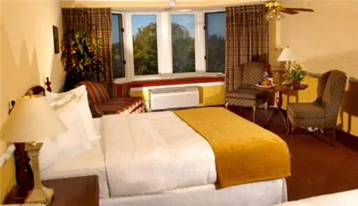 غرفة بسرير كوين، HISTORIC SANTA MARIA INN 4/8