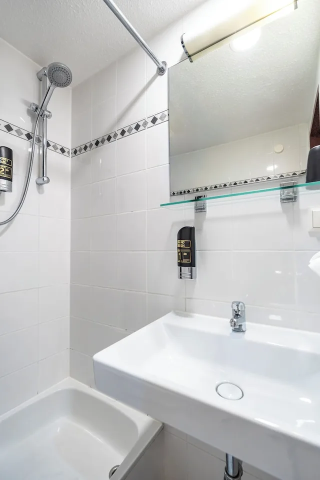 غرفة اقتصادية بسريرين منفصلين، Hotel Enziana Wien 4/4