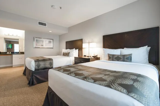 جناح بسريرين مزدوجين بغرفة نوم واحدة بمطبخ، Chase Suite Hotel Brea 2/5