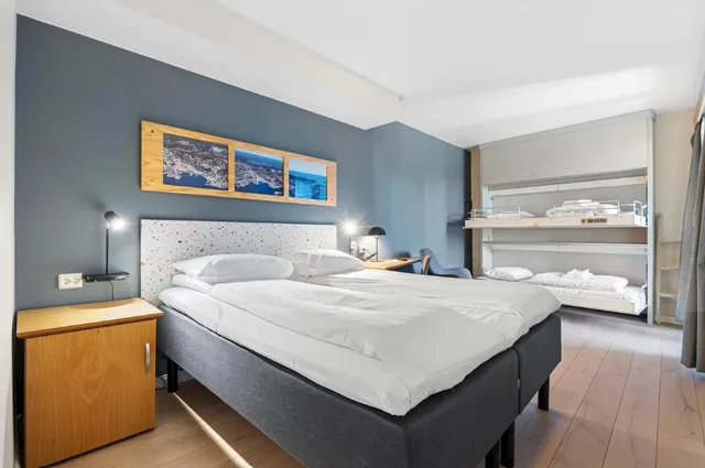 Family, Home Hotel Grimstad 1/2