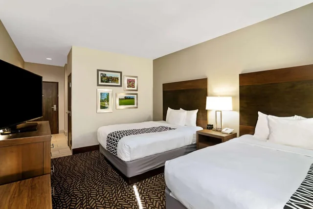 Executive, 2 Queen Beds, La Quinta Inn And Suites By Wyndham Tuscaloosa University 6/10