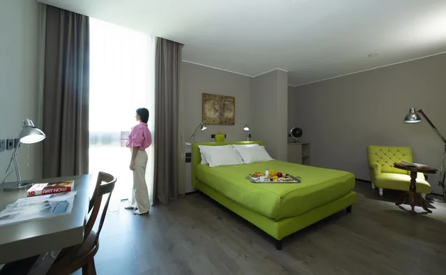 جناح، H2C HOTEL MILANOFIORI 3/10