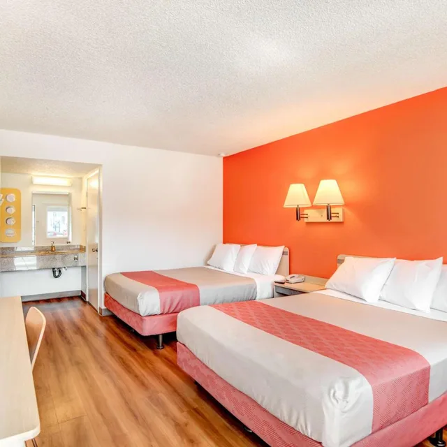 غرفة رباعية، Motel6 Stockton, CA - North 2/9