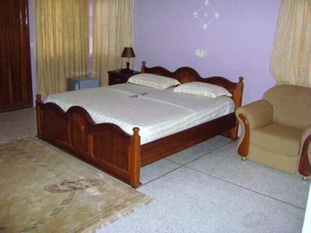 غرفة بسرير كوين، East Airport Guesthouse 1/2