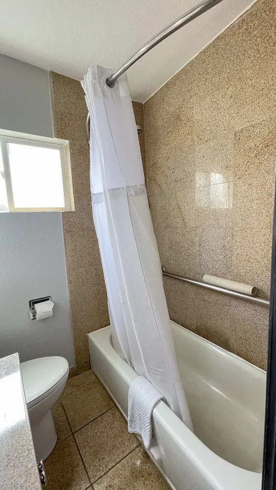 جناح استوديو بسرير كوين مع أريكة، The Fremont Inn (ex Candle Bay Inn) 6/6