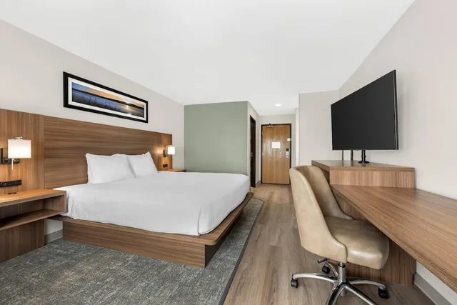غرفة قياسية بسرير كينج، Quality Inn Midland TX 4/7