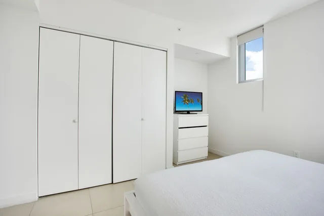 شقة بسرير كينج بإطلالة على المدينة بغرفة نوم واحدة مع أريكة، Miami Vacations Corporate Rentals - Monte Carlo 1/10