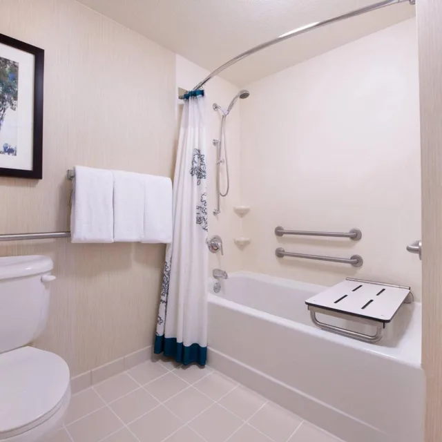 جناح بسرير كوين بغرفتي نوم مع أريكة، Residence Inn by Marriott Newark Silicon Valley 10/10