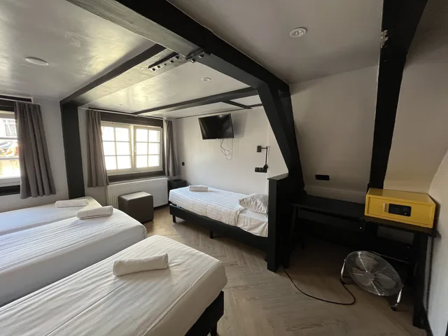 Room, Quadruple, Heart of Amsterdam 9/10