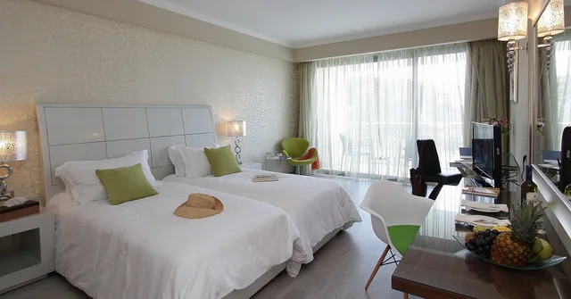 Deluxe, Lateral Side Sea View، Atrium Platinum Luxury Resort 1/6