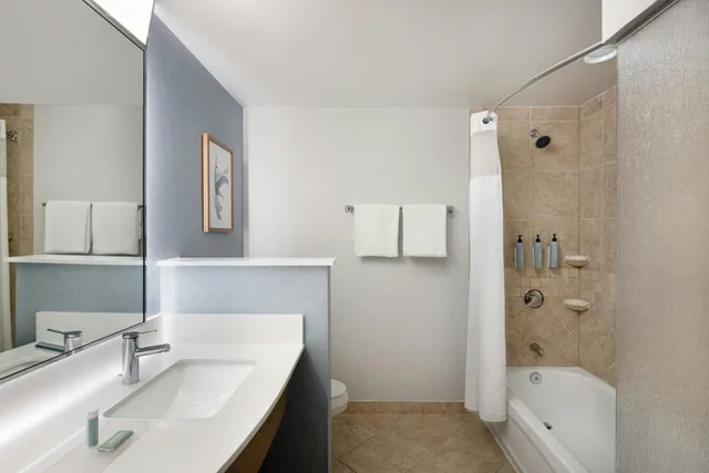 Suite, Queen Bed, Sofa, Courtyard by Marriott Sandestin at Grand Boulevard 3/4