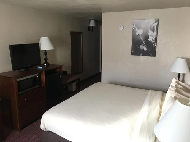 غرفة بسرير كينج، Quality Inn Guthrie, OK 1/3
