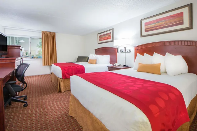 غرفة بسريرين كوين لذوي الإعاقة، Ramada By Wyndham Enid 2/8
