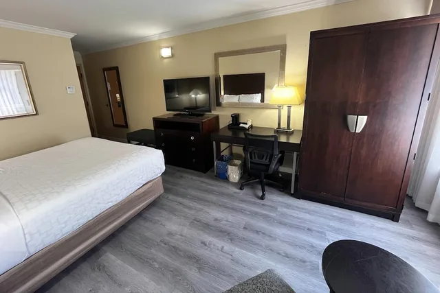 غرفة قياسية بسرير كوين، Quality Inn Saint-Jean-sur-Richelieu 1/10