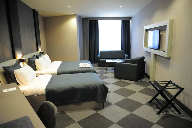 Superior, 1 King and 1 Single Beds, Tryp By Wyndham Istanbul Sancaktepe 2/10
