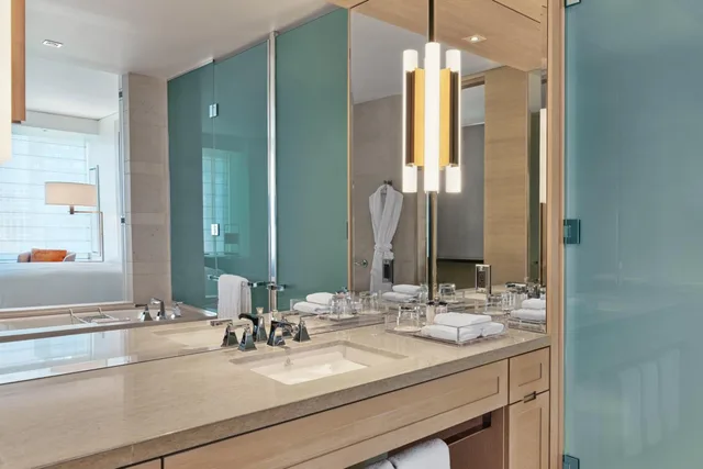 غرفة غراند ديلوكس بسرير كينج، The St Regis San Francisco 5/6