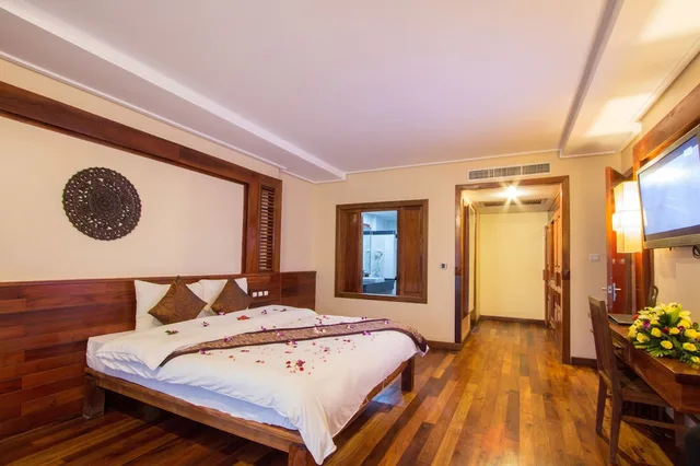 غرفة سوبيريور ثلاثية بثلاثة أسرّة، Royal Empire Hotel 4/10