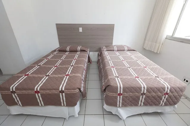 غرفة بسريرين منفصلين بإطلالة على البحر، Praia Mar 2/7