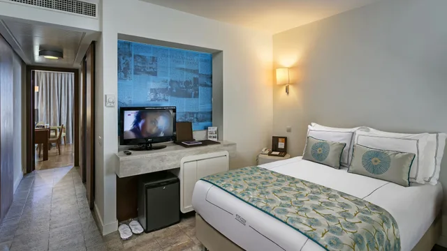Family, Double and Twin Beds, Annex, Titanic Deluxe Lara 1/4
