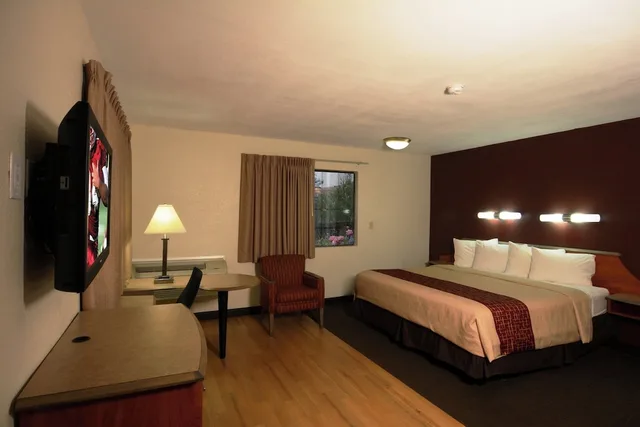 جناح بسرير كينج وسرير كوين، Red Roof Inn San Dimas - Fairplex 1/10