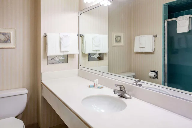غرفة رباعية بسريرين كوين، Travelodge By Wyndham Monterey Bay 2/3