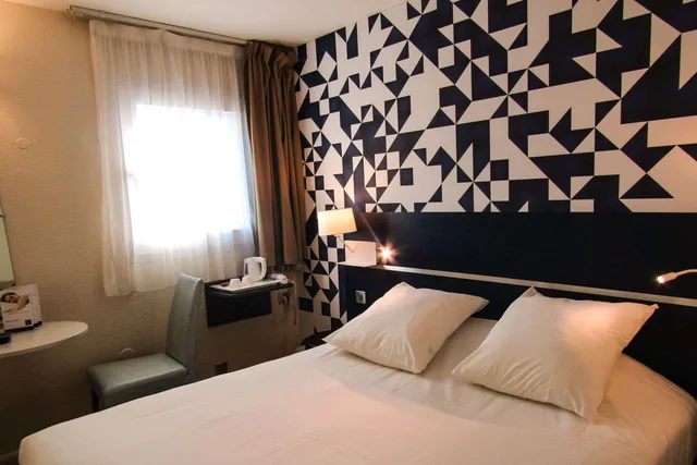 غرفة بسرير كوين، Comfort Hotel Paris Porte d Ivry 5/7