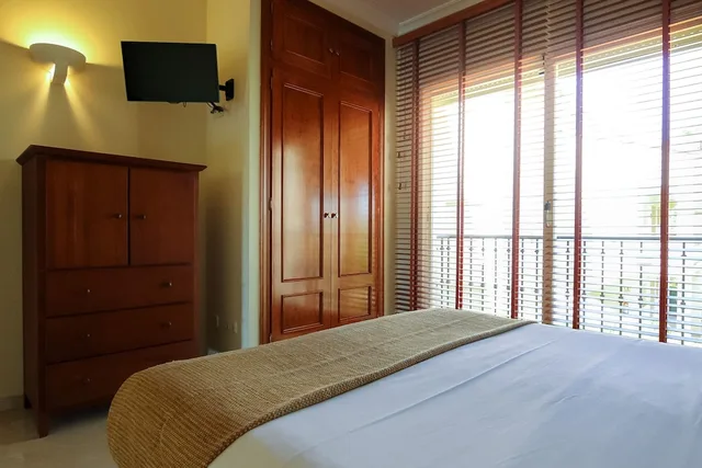 1 Bedroom, Deluxe, Suite, Queen Bed, Wyndham Grand Costa del Sol 4/8
