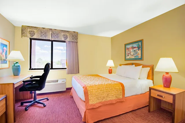 Room, Queen Bed, Accessible, Hawthorn Suites by Wyndham Albuquerque 1/2